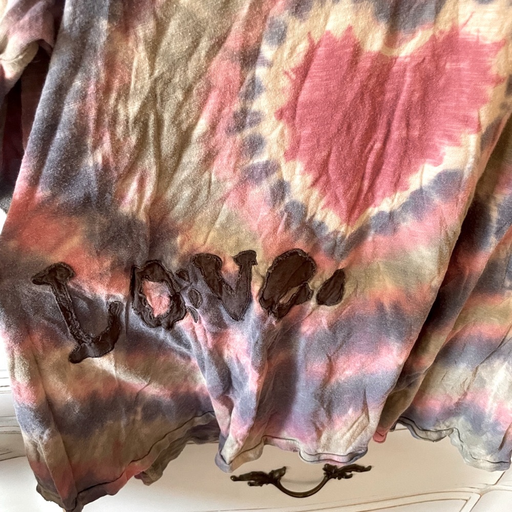 Magnolia Pearl “Love” Tie Dye Appliqué Dylan tee - Picture 5 of 8
